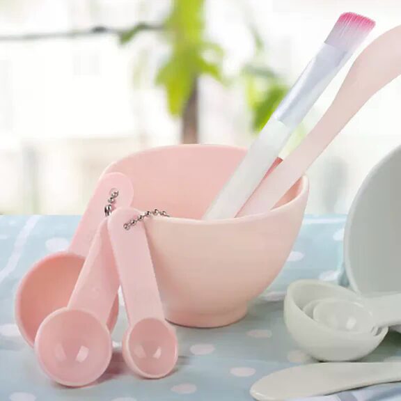 Face Mask Mixing Bowl Set - DIY Facial Mask Tools with Brush, Spatula &amp; Measuring Spoons