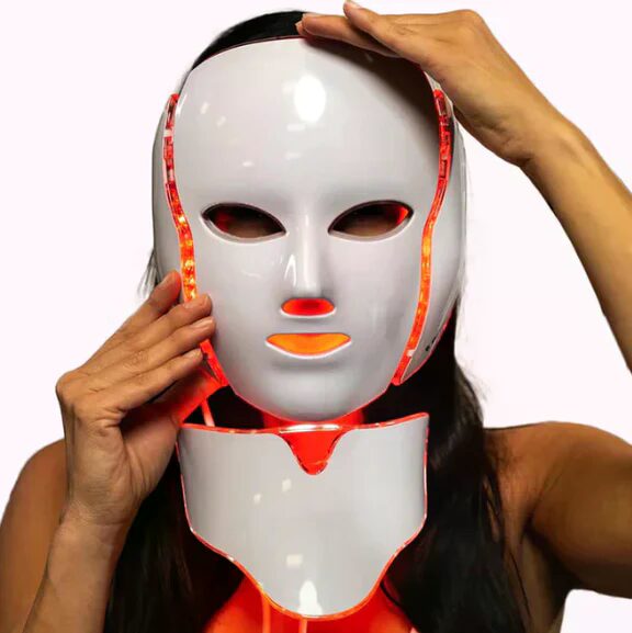 girlwithlightmask_576x