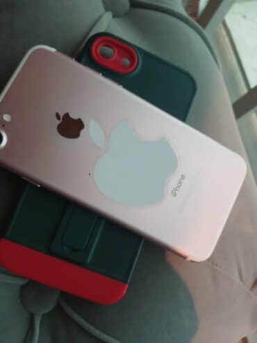 Pink Apple iPhone 7