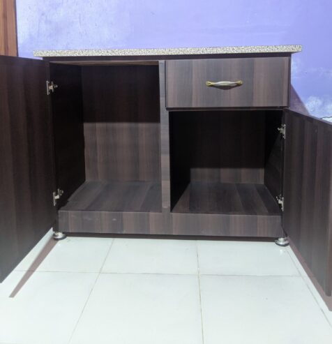 Kitchen Cupboard With Double Doors and One Drawer