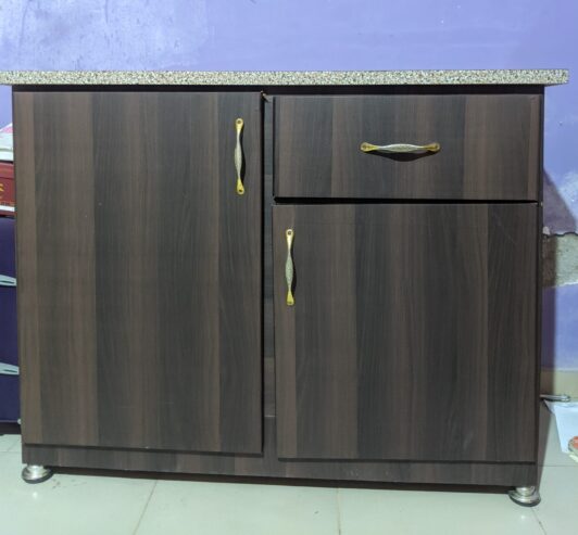 Kitchen Cupboard With Double Doors and One Drawer
