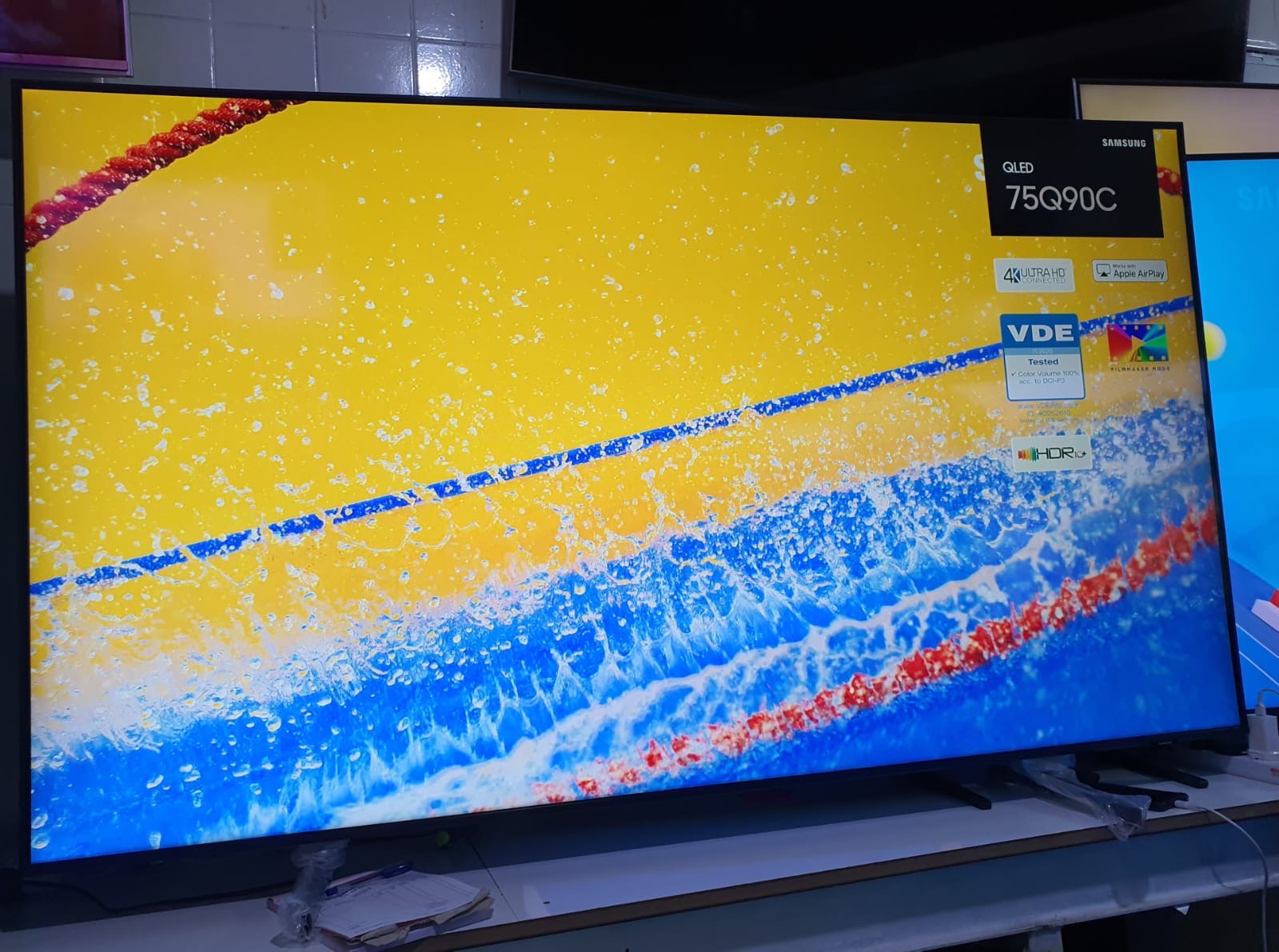 Samsung 75” Qled 4k smart tv Home used