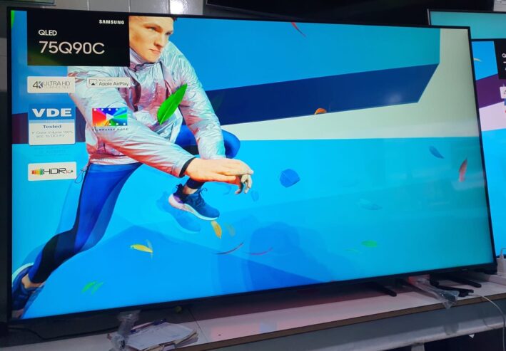 Samsung 75” Qled 4k smart tv Home used