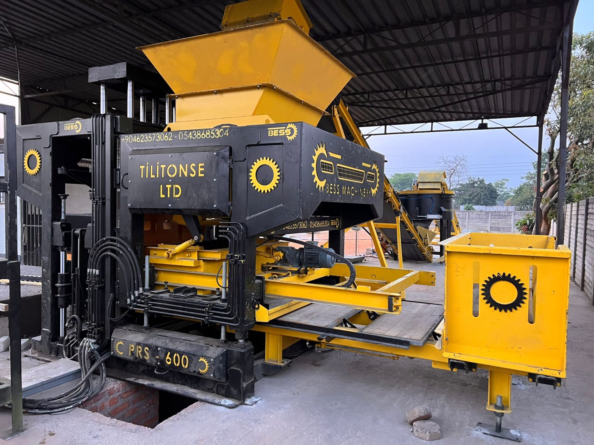 PRS 600 Concrete Block Machine: 6,000-12,000 Blocks/Day