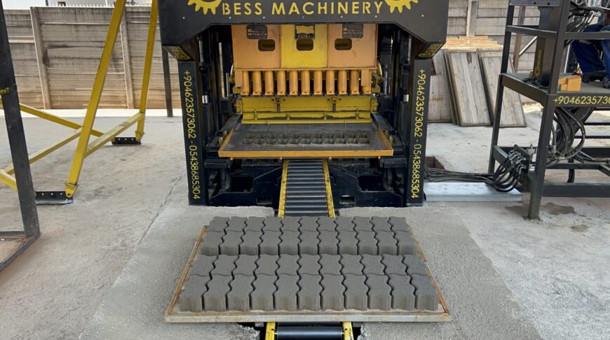 PRS 600 Concrete Block Machine 6,000-12,000 Blocks/Day