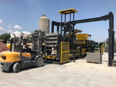 PRS-1200-Fully-Automatic-Concrete-Block-Machine